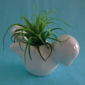 Vintage planter, white bird
