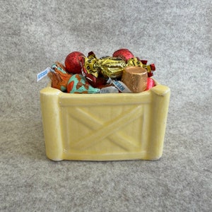 Vintage planter, small yellow rectangle, USA 518 image 10