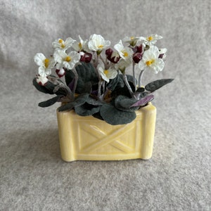 Vintage planter, small yellow rectangle, USA 518 image 2