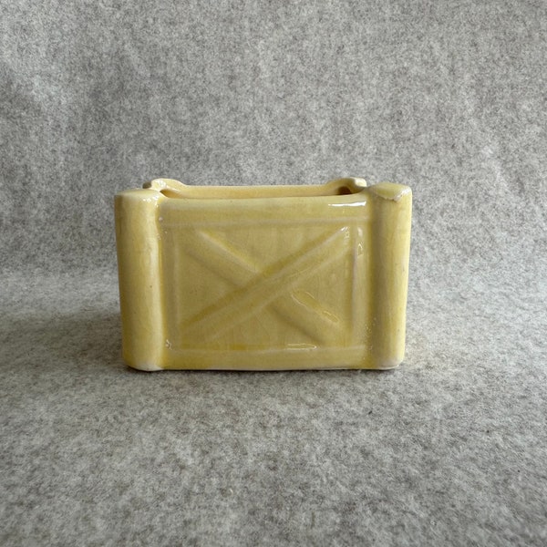 Vintage planter, small yellow rectangle, USA 518