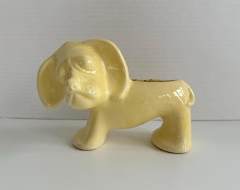 Vintage planter, yellow dog