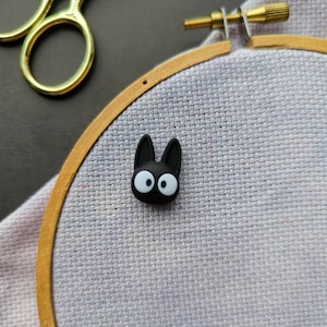 Süßer Jiji Black Cat Needle Minder, Mini Nadelmagnet mit Neodym-Magneten