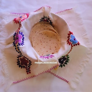 Hand-Embroided Tortilla Wraps/Bread Cloth/Placemat/Table Mat/Cloth Napkins/Guanajuato Handmade/Artisan Made 23x17/Housewarming Gift
