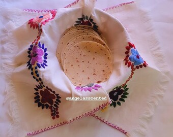 Hand-Embroided Tortilla Wraps/Bread Cloth/Placemat/Table Mat/Cloth Napkins/Guanajuato Handmade/Artisan Made 23x17/Housewarming Gift