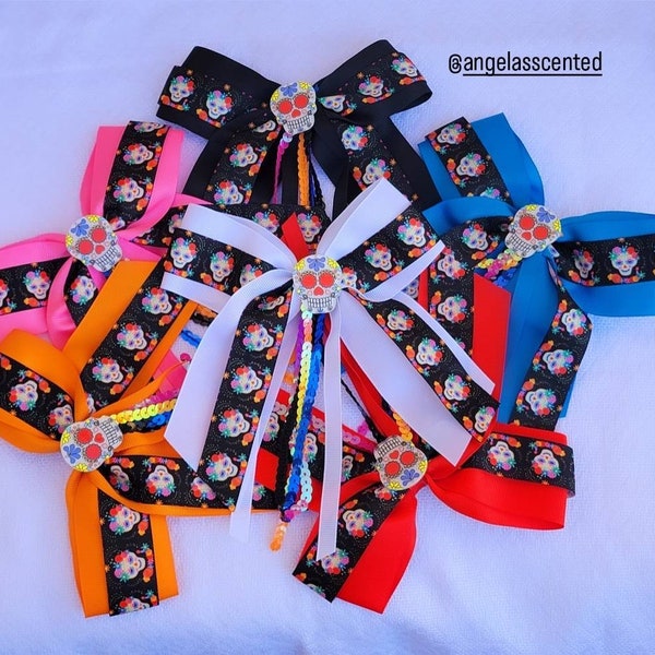 Nœud Cheveux Fille Fait Main – Sugar Skull / Jour Des Morts – Motif Crâne Multicolore
