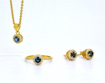 London Blue Topas Schmuck Set Gold, natürlicher blauer Topas Edelstein, Gold Ring, Ohrringe Gold, Gold Kette mit Stein.