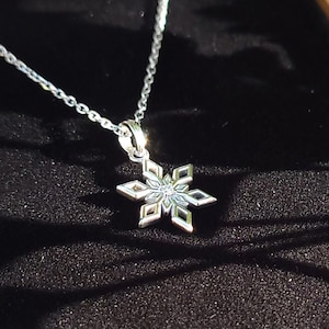 14K Gold Snowflake with .01 CT Natural Diamond 16-18&quot; Necklace