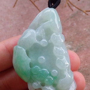 Certified Hand Carved Natural Green Myanmar Burma Grade A Jade jadeite Frog Toad Lotus Pendant Necklace