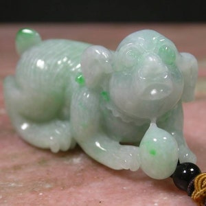 Certified Hand Carved Green Burma 100% Natural Myanmar Burma A Jade jadeite Zodiac Dog Pendant Necklace