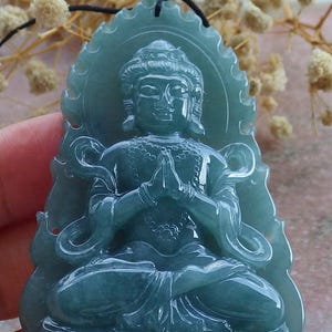 Certified Natural Hand Carved Myanmar Burma Green A Jade jadeite Guanyin Kwan Yin God Pendant Necklace