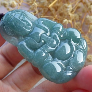 Certified Natural Hand Carved Myanmar Burma Green A Jade jadeite Guanyin Kwan Yin God Pendant Necklace