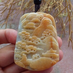Zertifizierte Hand geschnitzte gelbe natürliche Burma Eine Jade Jadeit Landschaftsmalerei Baum Anhänger Halskette
