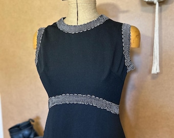 Svart maxiklänning från 1970-talet med silverdetaljer - Vintage Windsor Disco-klänning, stor