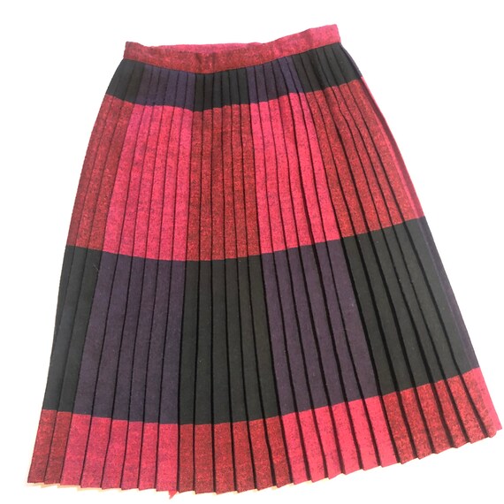 70s Red and Purple Plaid Kilt / Medium / 28” Waist / … Gem