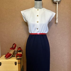 90er Jahre Marine und Weißes Kleid / Small-Med / Vintage Sailor Chic / Pin Up Bombshell / Weiß und Blau