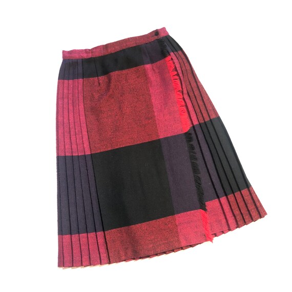 70s Red and Purple Plaid Kilt / Medium / 28” Waist / … Gem