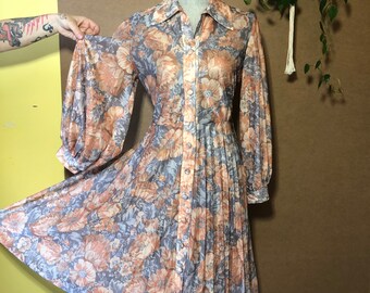 Vintage bloemen shirtwaist jurk / medijm - groot / 30" taille / perzik en grijs / ballon mouw / blad zomerjurk / zonnejurk