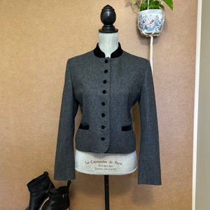 Vintage Wool Blend Jacket / Medium-Large / 1990s Gray Blazer with Velvet Accents / Grey Eatons Wool Top