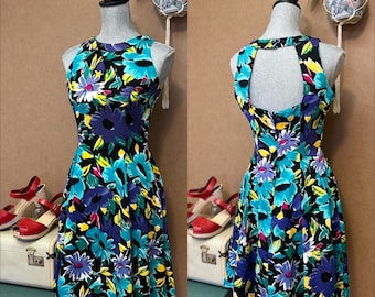 1990s Floral Sundress / Medium / Size 10 / Keyhole Back / Vintage Cotton Mini Dress