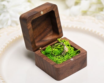 Personalized Square Ring Box with Moss, Walnut Ring Boxes, Wooden Ring Box,Wedding Engagement Ring Box, Engrave Ring Box