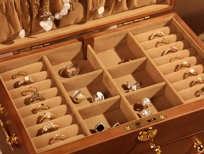 Boîte à bijoux en bois personnalisée pour elle, bijoux en bois gravés pour petite amie/femme, grand organisateur de bijoux, cadeau danniversaire, cadeau danniversaire image 2