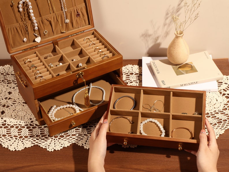 Caja de joyería de madera personalizada para ella, joyería de madera grabada para novia/esposa, organizador de joyas grande, regalo de Navidad, regalo de aniversario imagen 8