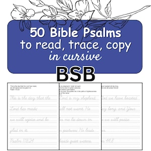 Op de afbeelding: Een blauw en wit werkboek met de tekst "50 Bijbel Psalmen om te lezen, over te trekken, te kopiëren in cursief." Het werkboek bevat oefenpagina's voor cursief schrift met Bijbelverzen. Bloemenillustraties staan op de achtergrond.