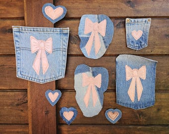 Girly Pink Bow & Herz Patch - Handgemachte schöne funktionelle Vertuschungsapplika gestickter Upcycled Denim-Stoff Sew On Visible Mending Art