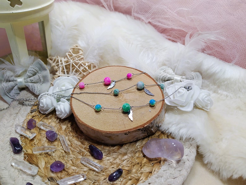 Bracelet chaîne et perles, breloque Plume fait main, chaîne en acier inoxydable, perles en verre, oiseau, kawaii Bijoux fantaisie image 3