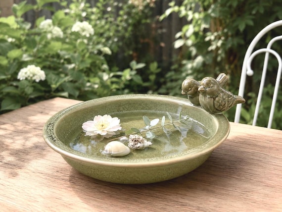 Keramik Vogeltränke mit Vögeln – Vogelbad Gartendeko Insektentränke