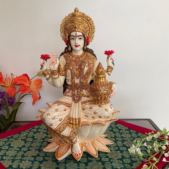 925 Silver Idol of Goddess Lotus Lakshmi (23gms) | Mohan Jewellery