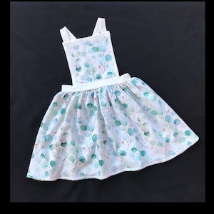 Pinafore dress