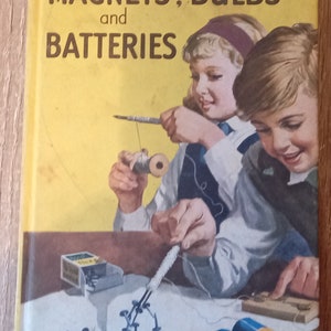 Ladybird Junior Science Book Magnets,Bulbs and Batteries