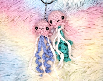 Jello - Llavero de medusas Amigurumi / Encanto de bolsa / Llavero