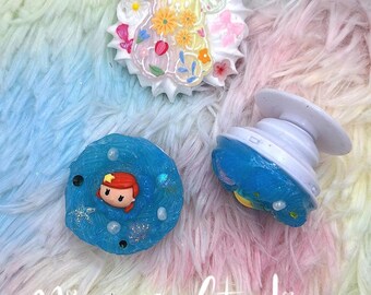 Bonito y dulce soporte para teléfono decorado en color crema, estilo pegamento crema Decoden.