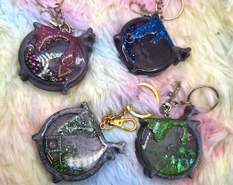 Llavero de resina con forma de caldero de bruja de Halloween - Amuleto espeluznante