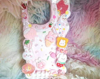 Funda para teléfono color crema con temática Decoden | Bonita funda kawaii color crema con temáticas variadas (chocolate, melocotón, rosa, flor de cerezo) para cada modelo