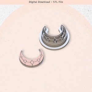Puede incluir: Dos cortadores de galletas en forma de media luna. El cortador más grande es plateado con un diseño geométrico. El cortador más pequeño es rosa con un diseño similar. La imagen tiene el texto "Digital Download - STL File".