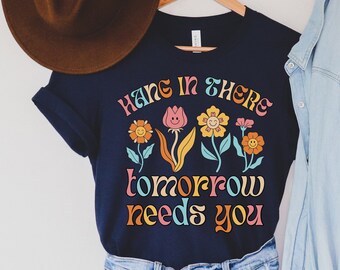 メンタルヘルス啓発Tシャツ：レトロな花柄セラピストカウンセラーシャツ