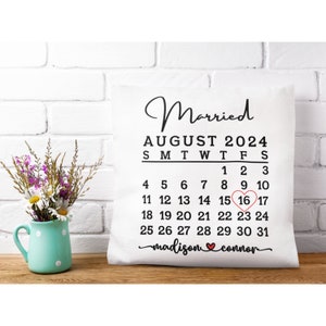 bruiloft datum kussen, bewaar de datum cadeau, aangepaste getrouwd gooien kussen cadeau, gepersonaliseerd kussen, pasgetrouwde cadeau, verlovingscadeau, verjaardagscadeau