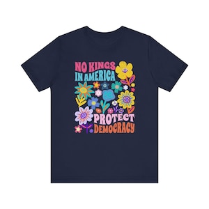 Camiseta floral "Protege la Democracia", unisex, protesta política, sutil anti-Trump, abolición de ICE Navy