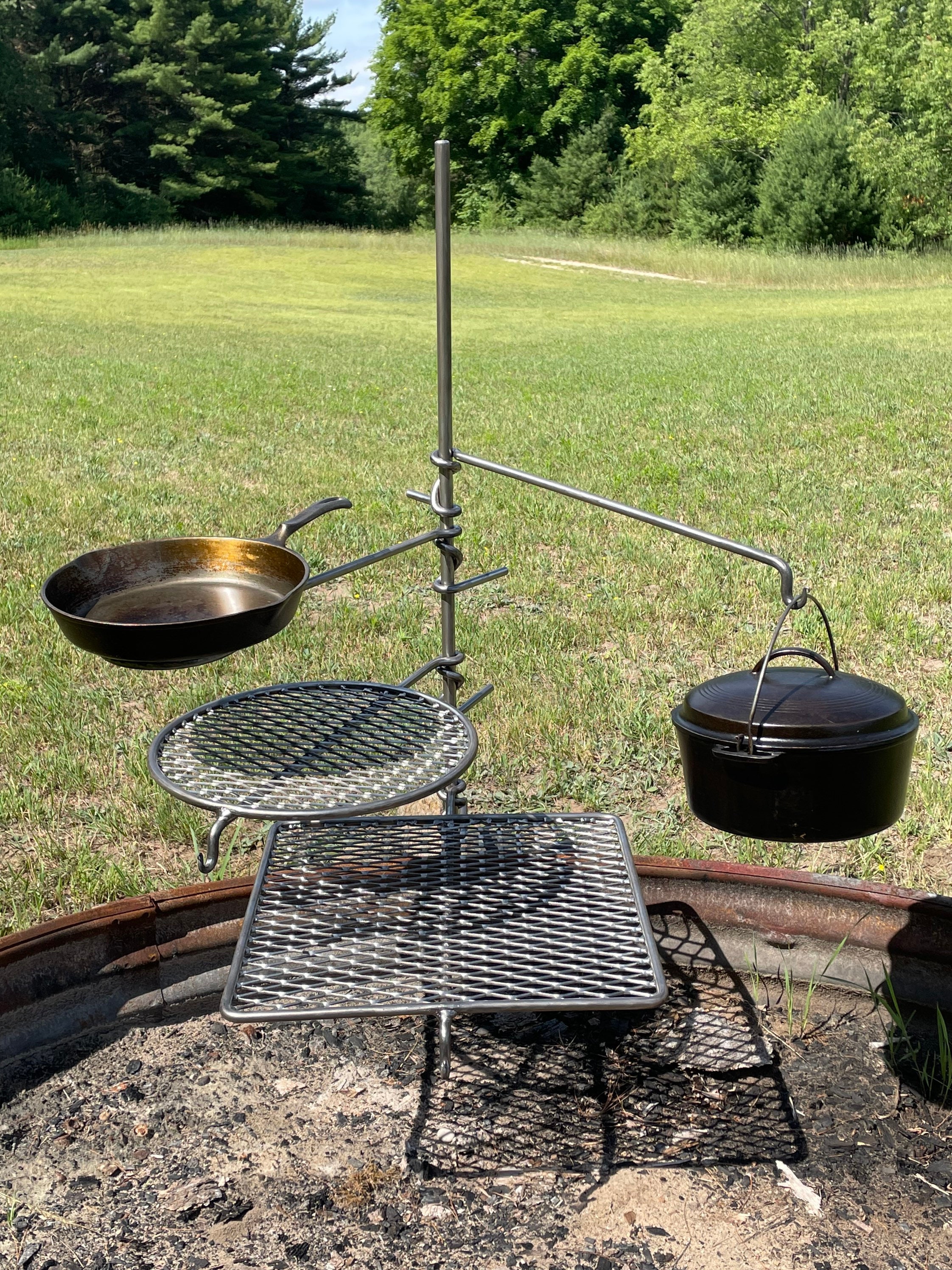 Outdoor Adjustable Grill Camping Dutch Oven Tripod Cooker Campfire Grill  Stand Tripod BBQ - China Tripod Cooker Campfire Grill and Stand Tripod BBQ  price