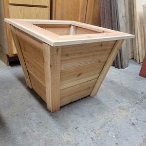 Download PLANS to Build a DIY Wood Planter Box. 5 Gallon Bucket