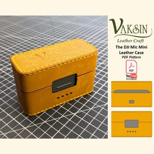 Pode incluir: Uma capa de couro amarelo mostarda para o DJI Mic Mini, com o nome da marca "VAKSIN" em relevo na parte superior. A capa tem uma abertura retangular preta e costuras amarelas. O design inclui um padrão PDF e um tutorial do YouTube.