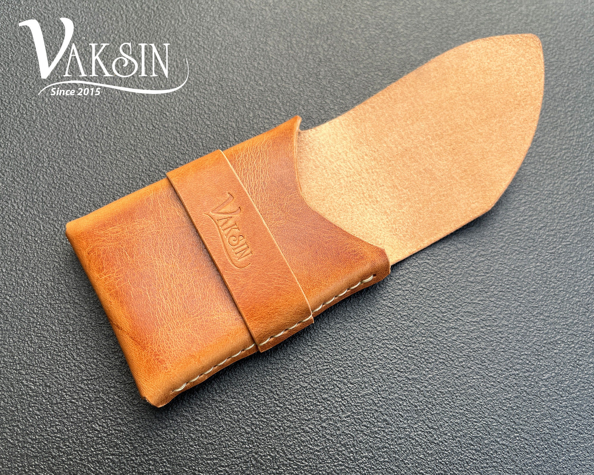 Handmade Leather Minimalist Wallet / Cognac Vegetable Tanned Leather