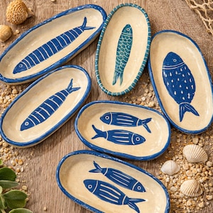Handgetöpferte Keramik Fischschale - Serviertablett aus blauer Keramik