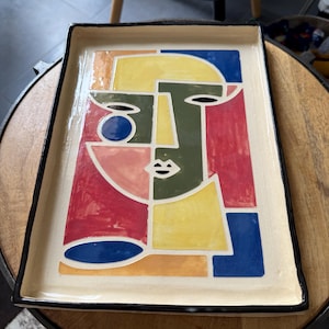 Handgjord keramisk bricka: Modern abstrakt ansiktsgeometrisk konst, livsmedelssäker serveringsskål