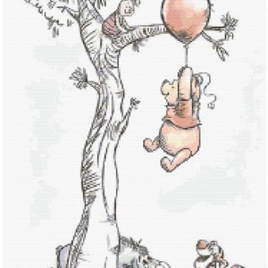 Puede incluir: Winnie de Pooh, Piglet, &Iacute;gor y Tigger est&aacute;n representados en una ilustraci&oacute;n en blanco y negro. Pooh est&aacute; sujetando un globo rosa mientras Piglet cuelga de una rama de &aacute;rbol. &Iacute;gor est&aacute; sentado en el suelo junto al &aacute;rbol y Tigger est&aacute; sentado en el suelo frente a &Iacute;gor.