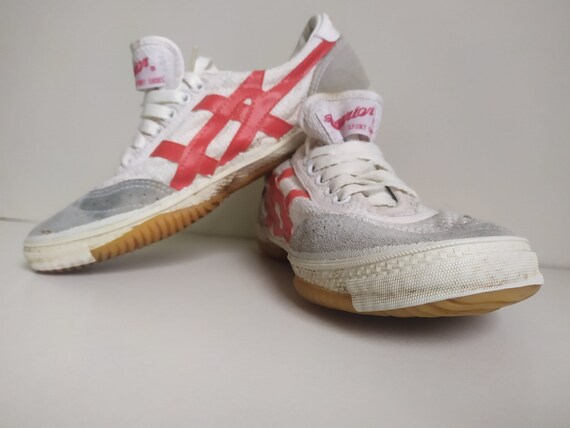 Huili sneakers deals