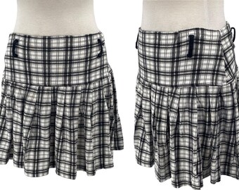 Vintage 90s Plaid Tartan Pleated Mini Skirt Cotton Knit White Black Womens 10/12